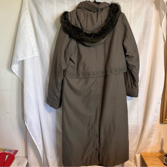 Utex Design Winter Coat. - Picture 11 of 13